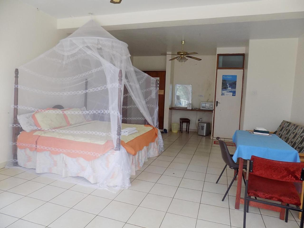 Sunrise Apartments Hotel Fort Portal Luaran gambar