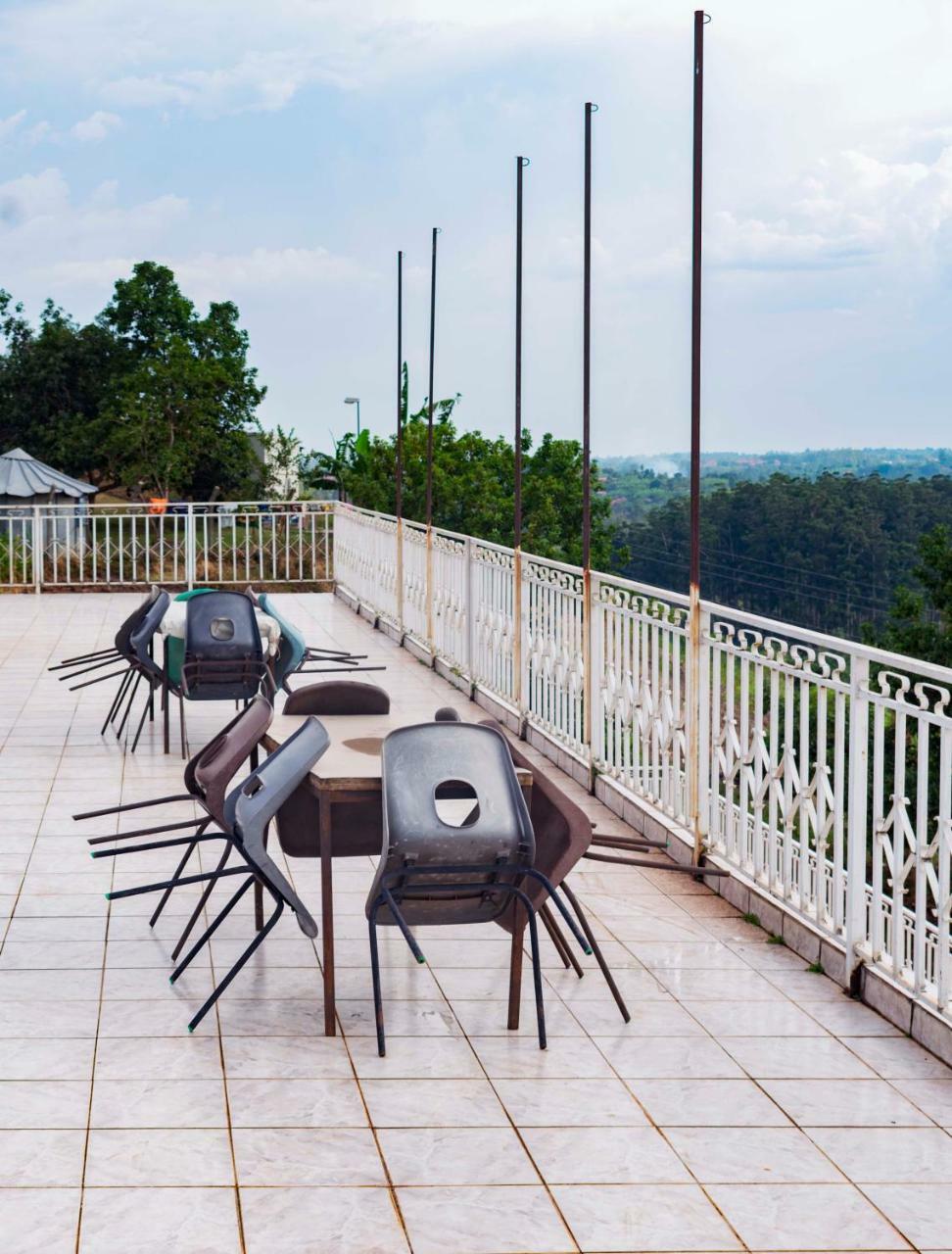 Sunrise Apartments Hotel Fort Portal Luaran gambar