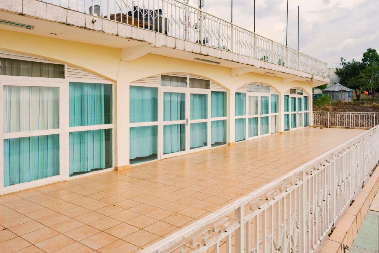 Sunrise Apartments Hotel Fort Portal Luaran gambar