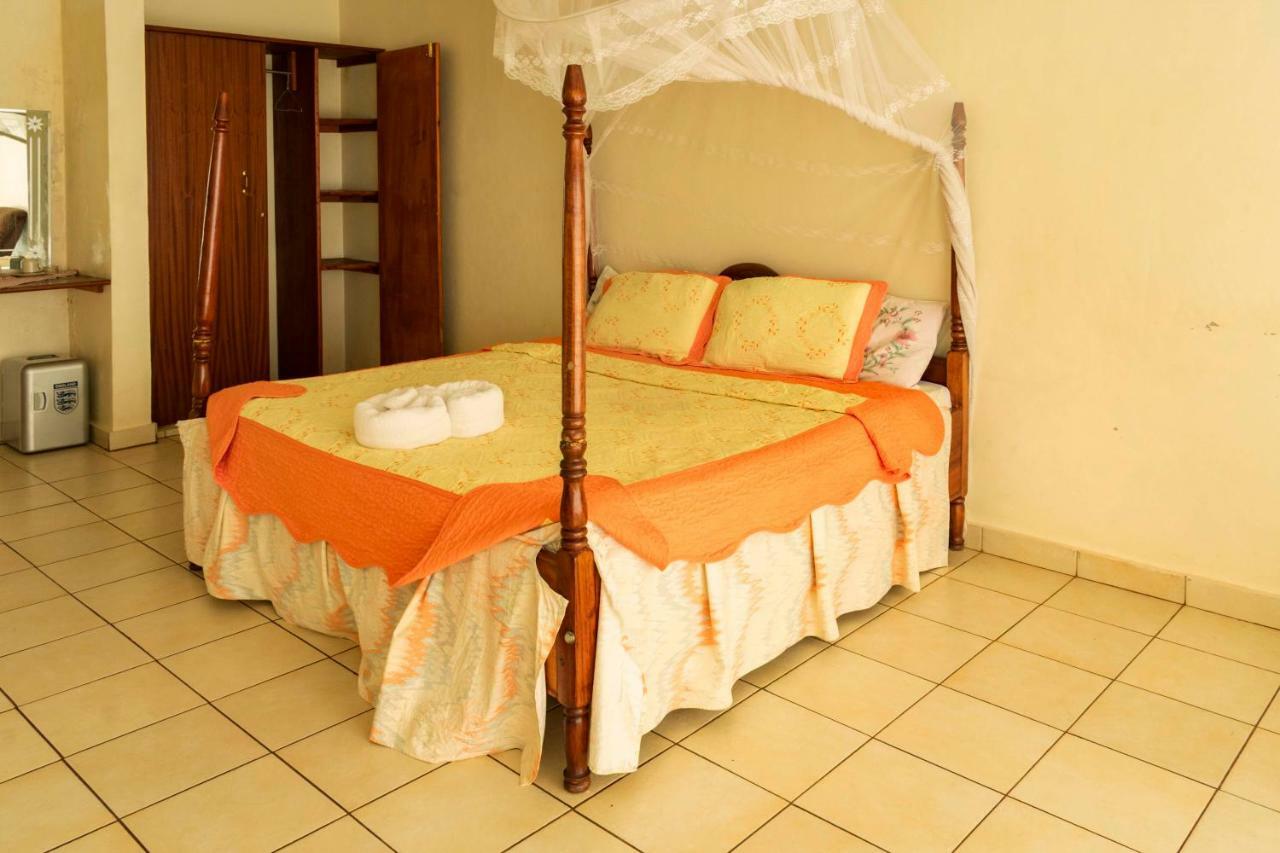 Sunrise Apartments Hotel Fort Portal Luaran gambar