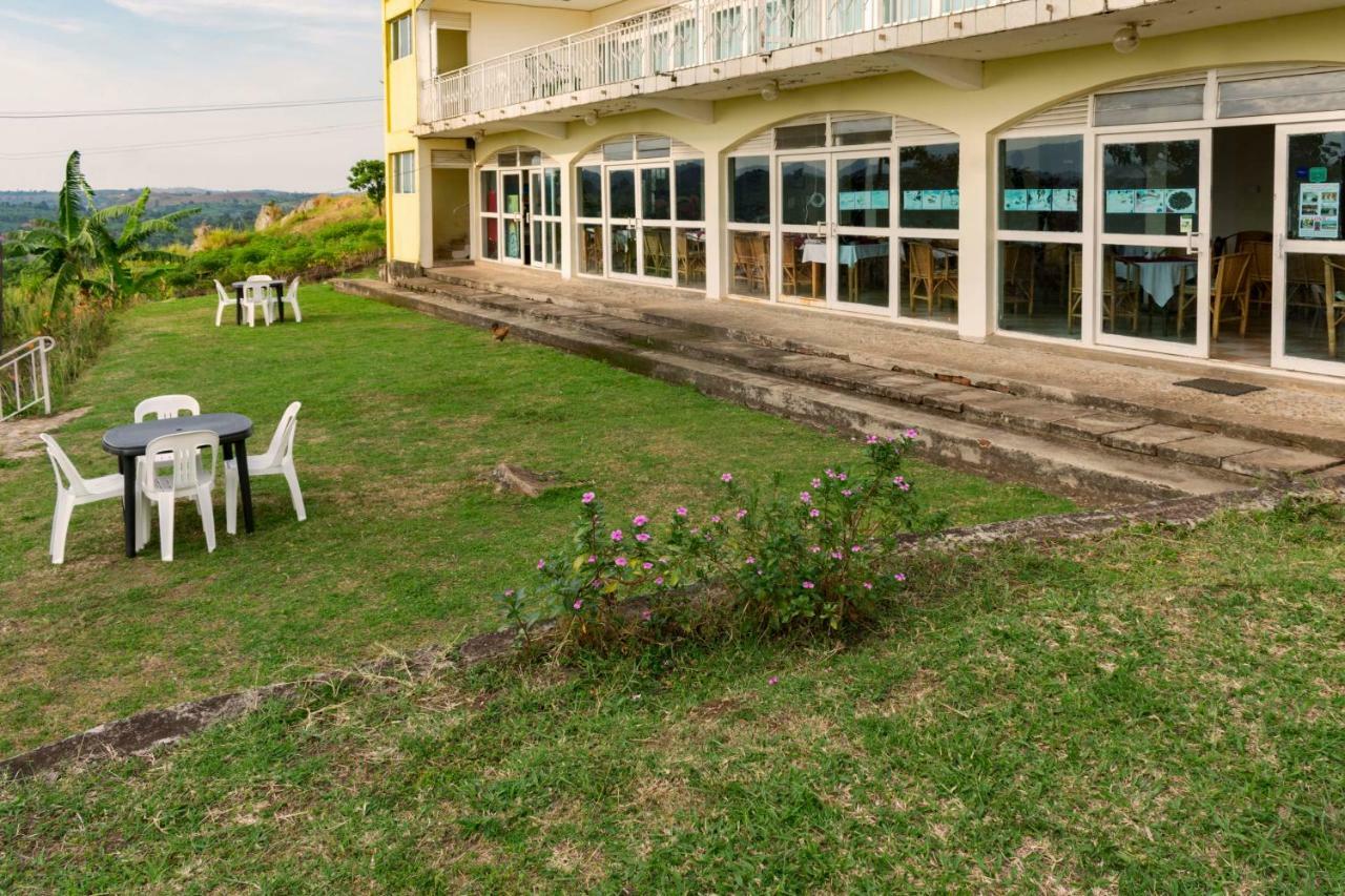 Sunrise Apartments Hotel Fort Portal Luaran gambar